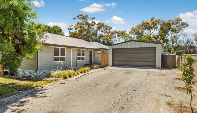 Clouston Cottage: Pet Friendly 3 BR & Pool