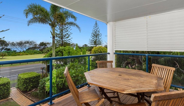 CLOVELLY BEACH TOWNHOUSE
