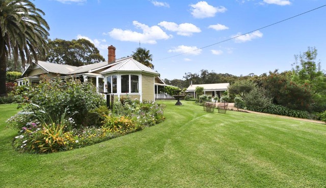 Clovelly Cottage - Cosy Metung Escape