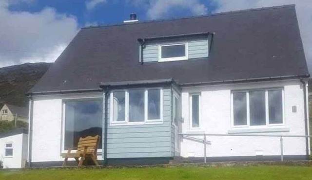 Clovelly Torran Glas a 5 Star luxury retreat for couples. Pet-Friendly!