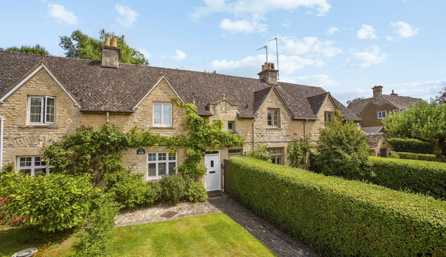 Clover Cottage - a cotswold cottage that sleeps 4 guests in 3 bedrooms