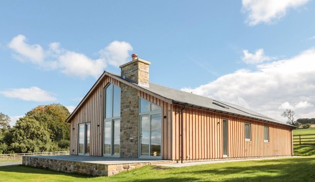 CLOVER COTTAGE, family friendly, luxury holiday cottage in Corbridge