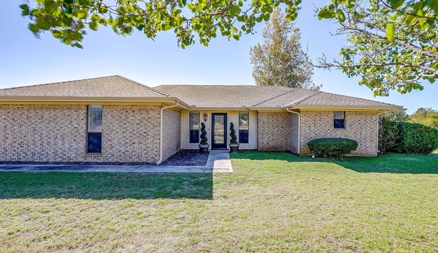 Clover House, Pool, Game Room