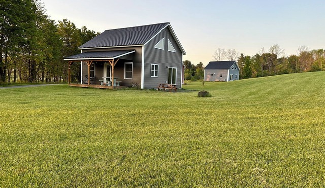 Clover Meadow Sugarhouse, pet friendly, close to Smugglers Notch