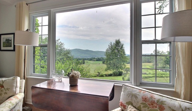 Cloverhouse Estate - Private farmhouse near Magog w/tennis court!