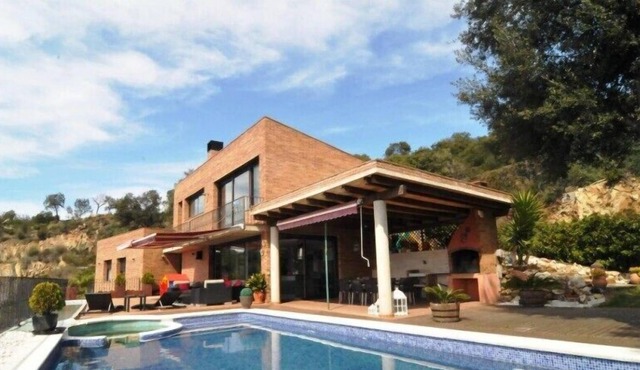 Club Villamar - Precious modern villa very nicely furnished, offers a precious exterior with chi...