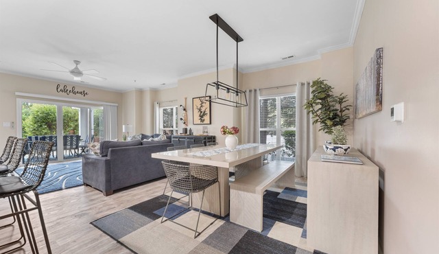 Club Moe - Beautiful Waterfront LKN Condo - Lake Norman Vacation Rental