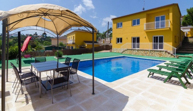 Club Villamar - Nice and cozy house with private pool surrounded by lawn and located in a very qu...