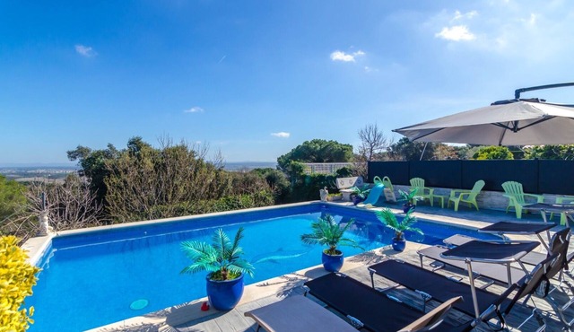 Club Villamar - Experience a serene escape with modern comforts and a private pool at this tranqu.