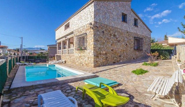Club Villamar - Escape to a serene retreat at a charming villa in Costa Brava, featuring a privat.