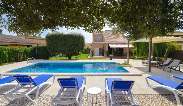Club Villamar - Villa with private pool, garage, nice garden and terrace. A private atmosphere be.