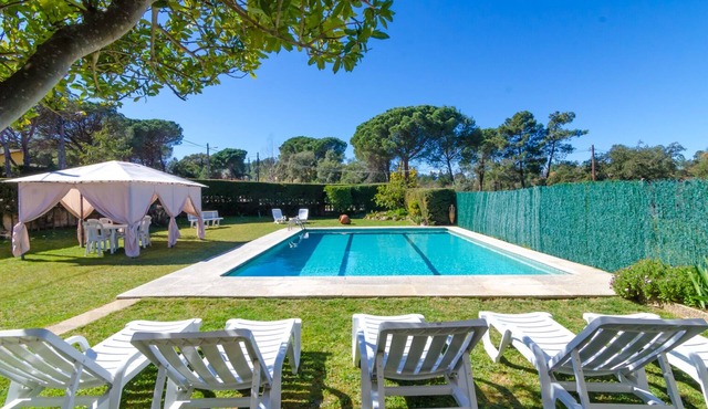 Club Villamar - Nice house with private pool and beautiful garden with plenty of privacy to enjoy.