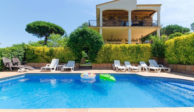 Club Villamar - Nice villa with 2 kitchens with fantastic views over mountains just a 10 min driv.