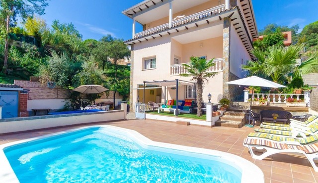Club Villamar - A 12-person villa for the whole family with multiple terraces, a private pool and.