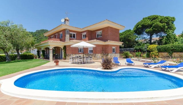 Club Villamar - Charming villa with private swimming pool, located in a private urbanization with.