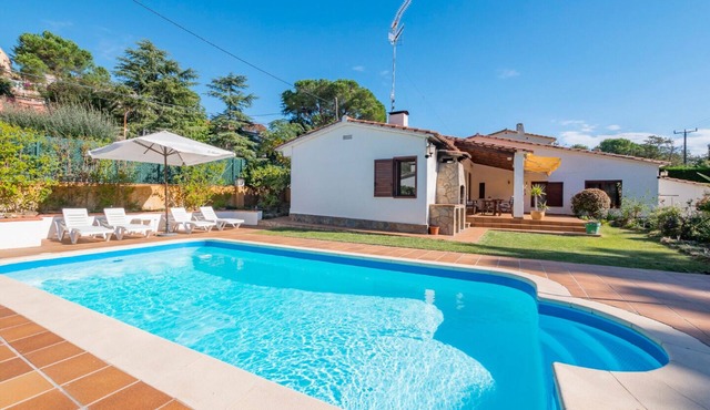 Club Villamar - Charming villa, very spacious and with a precious exterior area with garden, lawn.