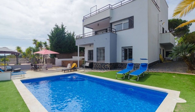 Club Villamar - Wanderful villa with private pool close to Barcelona