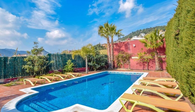 Club Villamar - Nice and cozy villa with private pool located at few minutes walking from the bea.