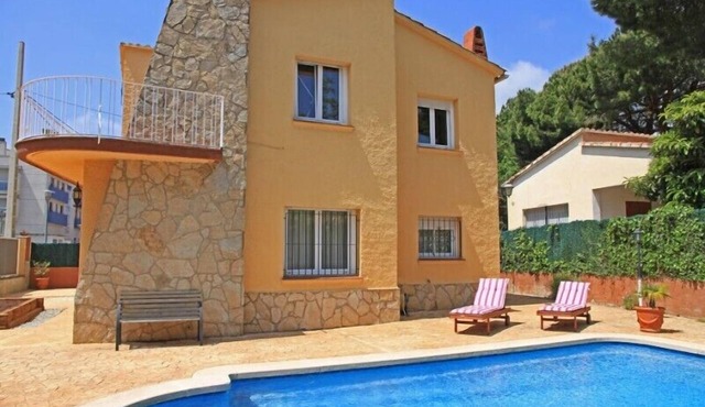 Club Villamar - Nice villa in the center of Playa de Aro with Garage, Wifi, private pool und BBQ .
