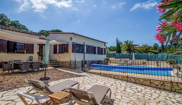 Club Villamar - Nice villa with airco, wifi, fenced private swimming pool nearby Calonge