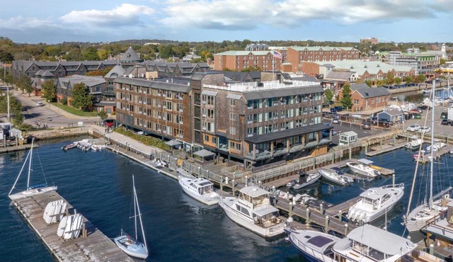 Club Wyndham Inn on Long Wharf