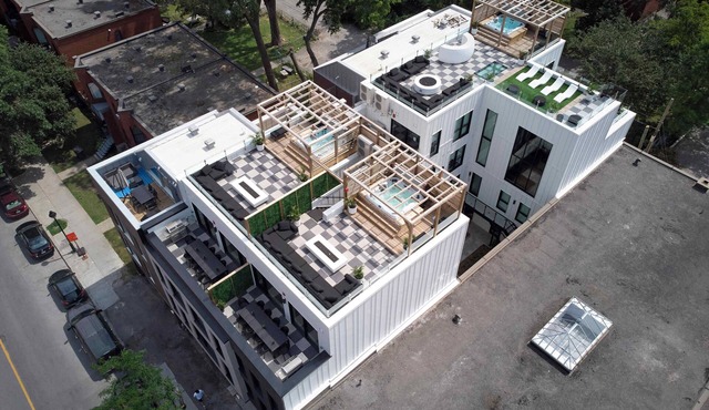 CLUBHAUS Hotel