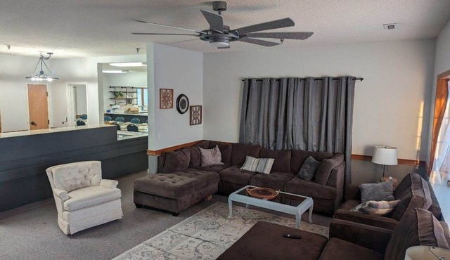 Clubhouse on 18th - Spacious 6 bedroom, 2.5 bath