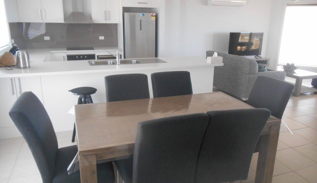 Cluff Vew - Sea views!. Off Peak Special!