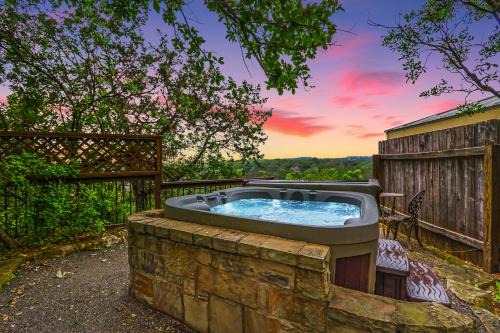 Clutter Falls Retreat - Guest House