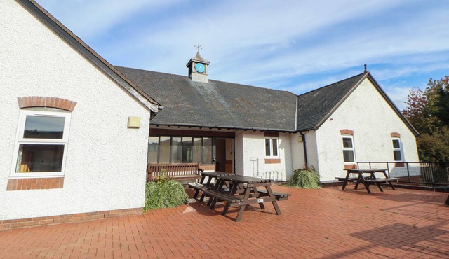 CLWYD SPECIAL RIDING CENTRE, family friendly in Llanfynydd