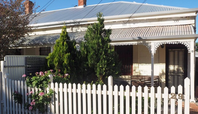 Clyde's Cottage (Parkside)