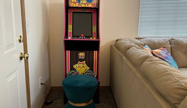 Clyde's Crib: Cozy Ms. Pac-Man