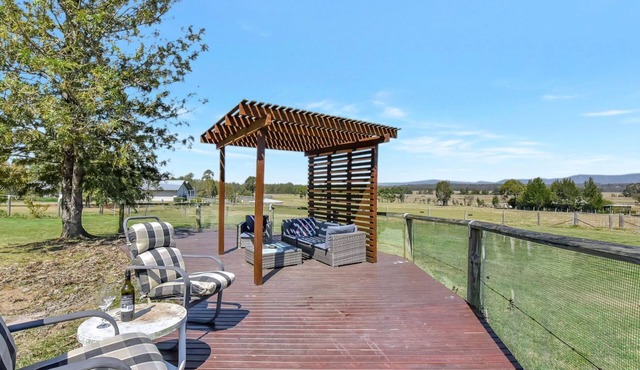 Clydesdale Cottage on Talga with real Clydesdale Horses