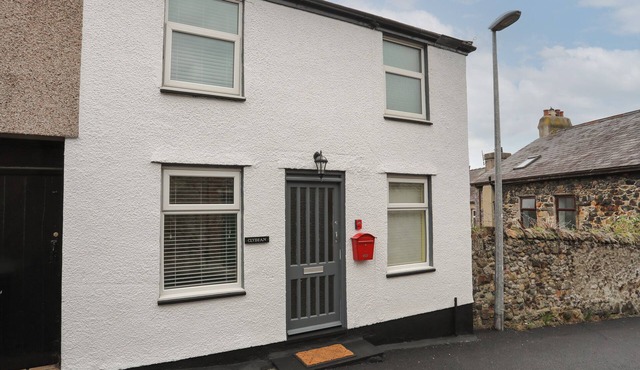 CLYDFAN, pet friendly in Caernarfon