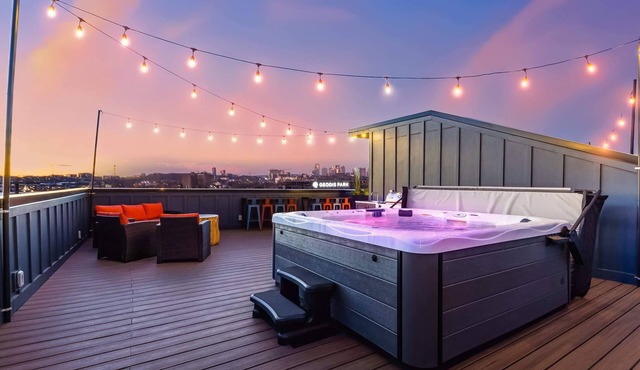 CMA Fest rooftop hot tubs, sauna, game rooms near Broadway and Geodis Park