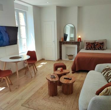 CMG Studio 102 XL Petit-Bois Place Ducale