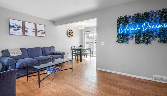 "CO Dreamin" 20 mins to Denver/Boulder ~ Private Yard, Fire Pit, & Pool Table