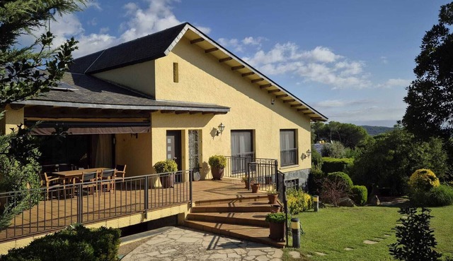 Cozy large house with garden and swimming pool in the Montseny