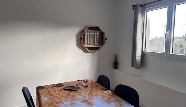 Cottage La Butineuse for 4 people with a beehive!