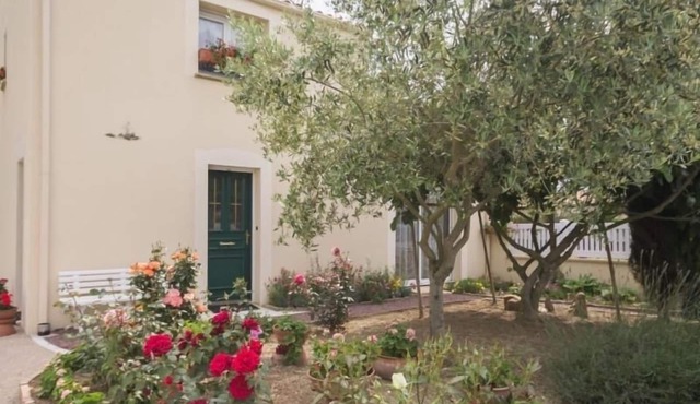 Cozy Apartment with Modern Amenities between Nantes and the Sea