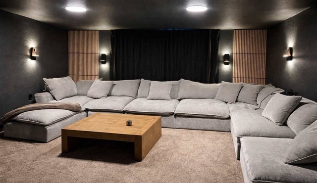 CO9. (House) Denver Home with Hot Tub, Game Room & Theater