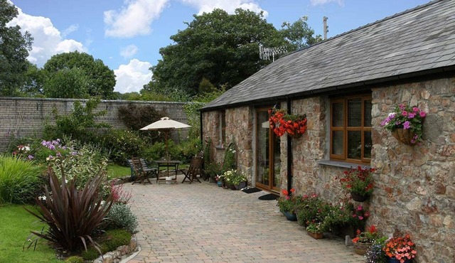 Coach House Faner - a bungalow that sleeps 6 guests in 3 bedrooms