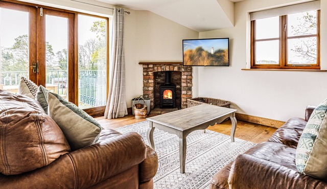 Coach house apartment with balcony