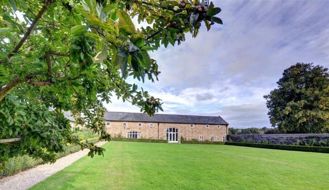 Coach House - Four Bedroom House, Sleeps 8