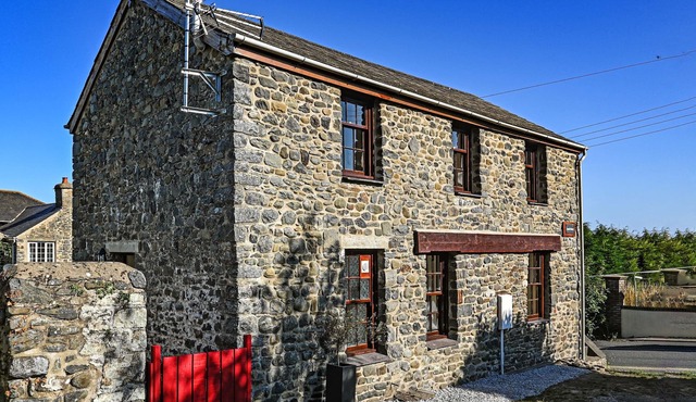 Coach House - Panteg Road is Located in the Beautiful Georgian Town of Aberaeron