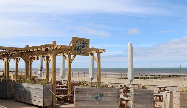 COACH HOUSE, pet friendly, country holiday cottage in Trefnant