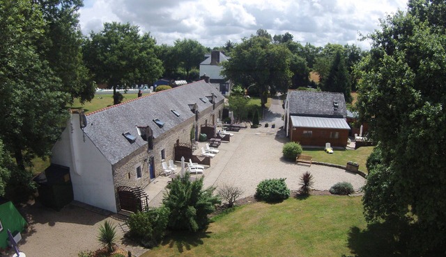 Coach House Sleeps 6 with Heated Shared Pool in Beautiful Rural Setting