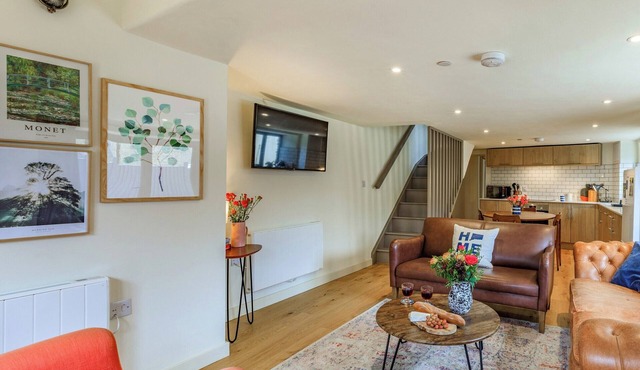 Coach House - UK32202