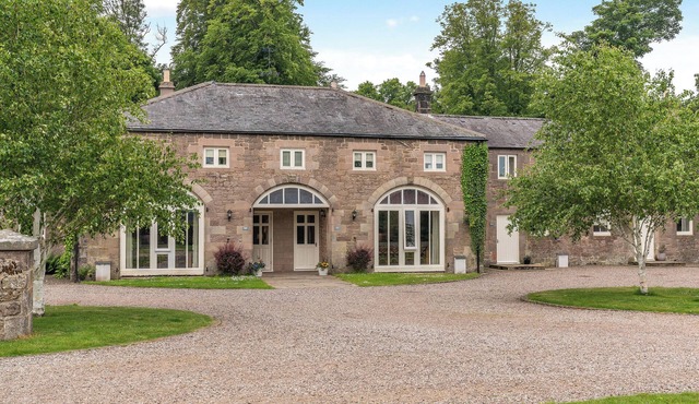 Coach House - UK49887