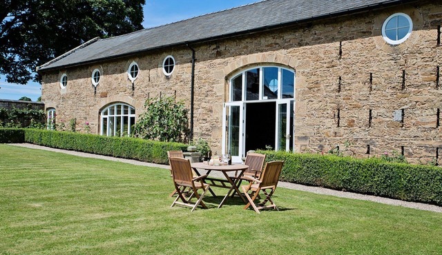 Coach House Wrexham sleeps 8